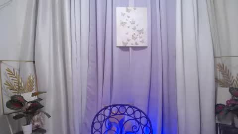 Snapshot of urseductive_llanaxx chatting on November 4, 2025, 1:54 pm JUST CALL ME LLANA online show from November 4, 2025, 1:54 pm