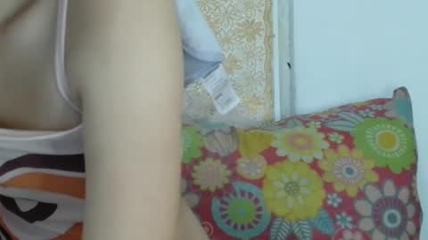 Snapshot of ursexy_pinay_skinny chatting on November 24, 2025, 5:29 am im jenny online show from November 24, 2025, 5:29 am