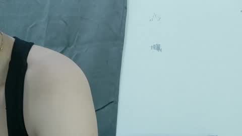 Snapshot of ursexy_pinay_skinny chatting on November 30, 2025, 5:33 am im jenny online show from November 30, 2025, 5:33 am