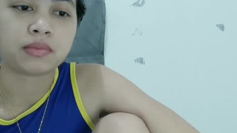 Snapshot of ursexy_pinay_skinny chatting on December 2, 2025, 5:35 am im jenny online show from December 2, 2025, 5:35 am