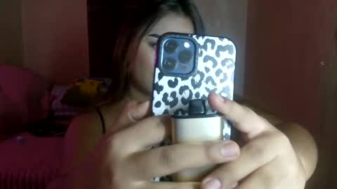 Snapshot of urwifematerial69_ chatting on May 19, 2026, 11:49 am Bella Miles Olivia online show from May 19, 2026, 11:49 am
