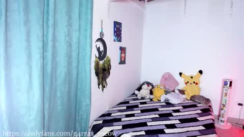 Snapshot of uryko_yor chatting on January 4, 2025, 1:21 am online show from January 4, 2025, 1:21 am