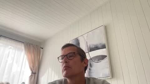 Snapshot of usablemale chatting on October 22, 2025, 10:31 pm P online show from October 22, 2025, 10:31 pm