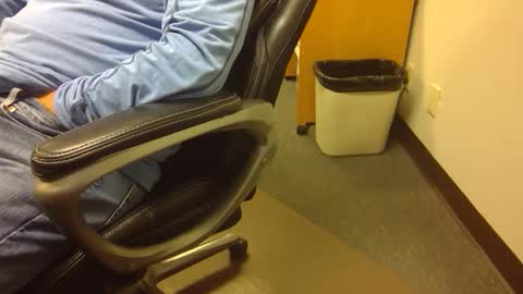 useemie online show from November 11, 2025, 7:25 pm