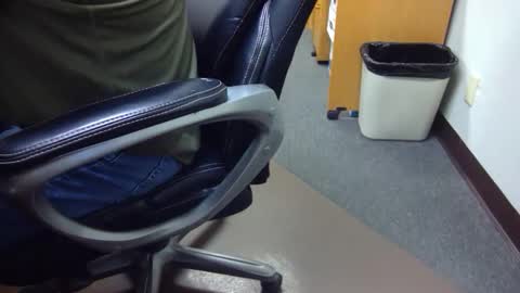 useemie online show from November 21, 2025, 9:24 pm