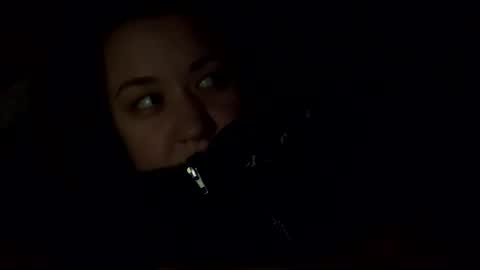 usefulhole online show from December 17, 2025, 2:28 am