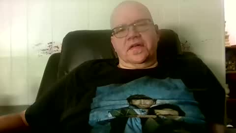 usstarr1 online show from April 13, 2026, 3:39 pm