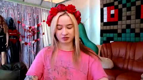 Leila online show from February 15, 2026, 8:57 am