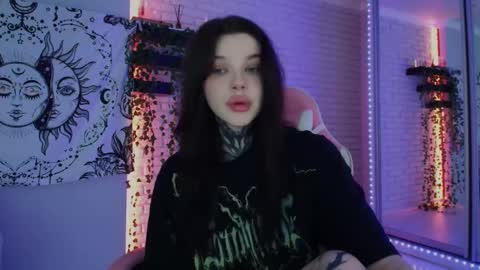 Snapshot of uwu_eva chatting on December 3, 2024, 11:01 am Eva online show from December 3, 2024, 11:01 am
