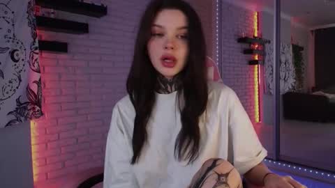 Snapshot of uwu_eva chatting on December 11, 2024, 8:58 am Eva online show from December 11, 2024, 8:58 am