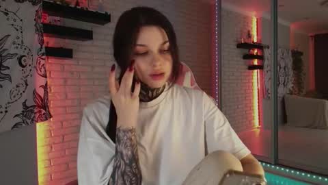 Snapshot of uwu_eva chatting on December 11, 2024, 8:50 pm Eva online show from December 11, 2024, 8:50 pm