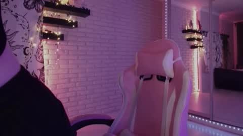 Snapshot of uwu_eva chatting on December 23, 2024, 4:28 pm Eva online show from December 23, 2024, 4:28 pm