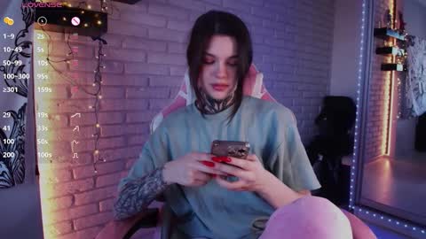 Snapshot of uwu_eva chatting on January 8, 2025, 10:15 am Eva online show from January 8, 2025, 10:15 am