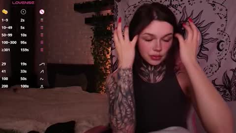 Snapshot of uwu_eva chatting on January 11, 2025, 9:46 pm Eva online show from January 11, 2025, 9:46 pm
