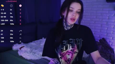 Snapshot of uwu_eva chatting on January 19, 2025, 7:57 am Eva online show from January 19, 2025, 7:57 am