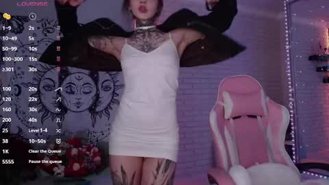 Snapshot of uwu_eva chatting on February 19, 2025, 11:17 am Eva online show from February 19, 2025, 11:17 am