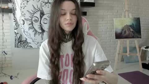 Snapshot of uwu_eva chatting on March 11, 2025, 10:51 am Eva online show from March 11, 2025, 10:51 am