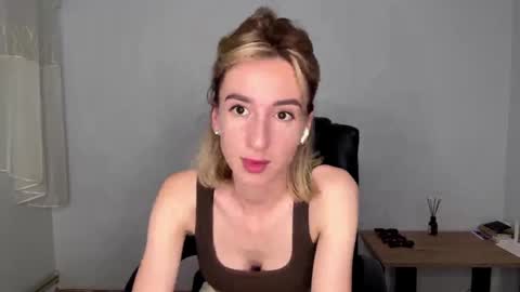 Roxy online show from May 19, 2026, 8:15 pm