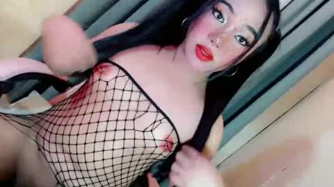 Snapshot of vae_sha chatting on February 4, 2026, 8:53 am JESS - DONT FORGET TO FOLLOW ME AND GIVE ME THUMBS UP online show from February 4, 2026, 8:53 am
