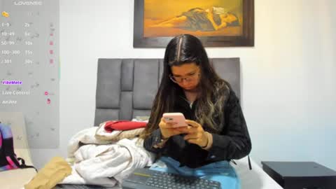Snapshot of vahiolet_smith chatting on July 7, 2026, 12:20 pm Vahiolet smith online show from July 7, 2026, 12:20 pm