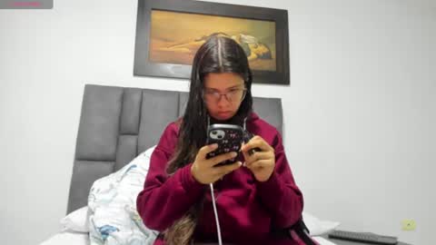 Snapshot of vahiolet_smith chatting on July 17, 2026, 12:23 pm Vahiolet smith online show from July 17, 2026, 12:23 pm