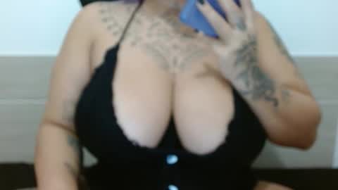 Snapshot of vaholiver chatting on October 24, 2025, 5:20 pm Vah Oliver online show from October 24, 2025, 5:20 pm