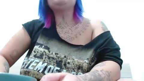 Snapshot of vaholiver chatting on November 9, 2025, 7:12 pm Vah Oliver online show from November 9, 2025, 7:12 pm