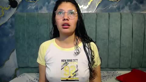 Vainilla online show from April 16, 2026, 1:28 am