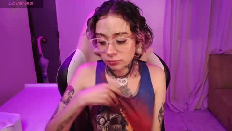 Vainilla Independent model online show from February 22, 2025, 10:09 pm