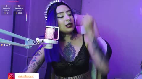 Vainilla Independent model online show from December 5, 2025, 2:20 am