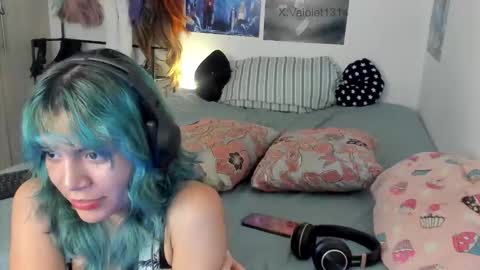 Snapshot of vaioletuwu chatting on December 5, 2025, 4:43 am Vaiolet1314 online show from December 5, 2025, 4:43 am