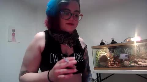 valarieak online show from May 5, 2026, 1:02 am