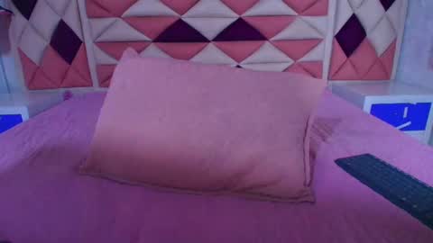 Snapshot of vale_castro1 chatting on September 13, 2025, 7:24 pm Valentina online show from September 13, 2025, 7:24 pm