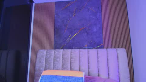 Valentina online show from December 4, 2025, 7:33 pm