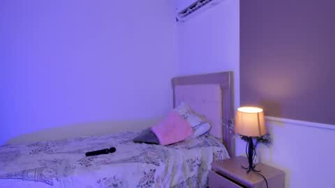 Snapshot of vale_kross chatting on December 2, 2024, 3:14 pm HI IM NEW online show from December 2, 2024, 3:14 pm