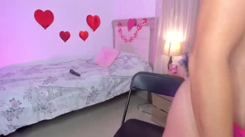 Snapshot of vale_kross chatting on February 15, 2025, 1:05 pm HI IM NEW online show from February 15, 2025, 1:05 pm