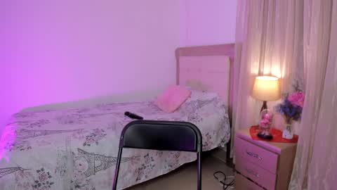 Snapshot of vale_kross chatting on March 5, 2025, 2:12 pm HI IM NEW online show from March 5, 2025, 2:12 pm