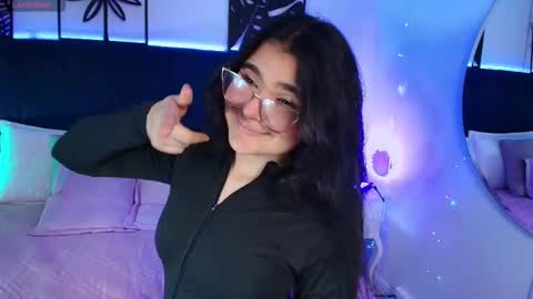 Tifanny  online show from November 10, 2025, 8:19 pm