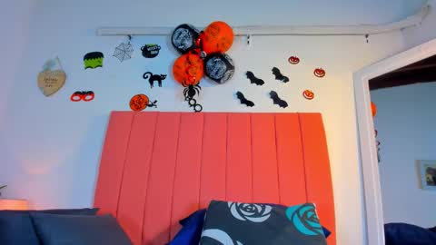 VALENTINA  3 online show from October 31, 2025, 12:06 pm