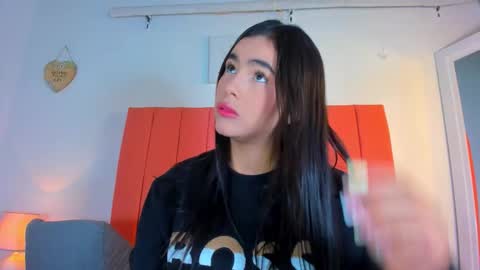 VALENTINA  3 online show from November 19, 2025, 12:05 pm