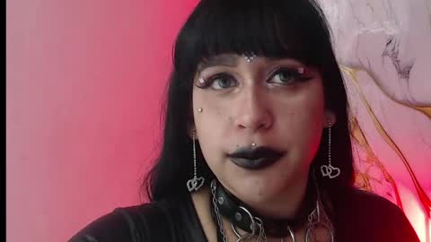 Snapshot of valen_ross7 chatting on May 7, 2026, 8:31 am valen_ross7 online show from May 7, 2026, 8:31 am