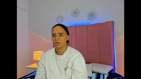 Snapshot of valen_rouse_ chatting on December 5, 2025, 12:58 pm Liam smith online show from December 5, 2025, 12:58 pm