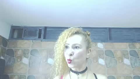 Snapshot of valenciajaqueline45 chatting on May 9, 2026, 12:38 am Katyy Love online show from May 9, 2026, 12:38 am