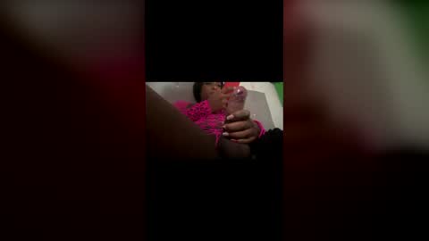 Snapshot of valencutt chatting on April 22, 2026, 1:01 pm valencutt online show from April 22, 2026, 1:01 pm