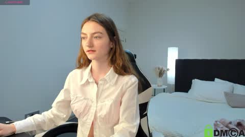 Snapshot of valenora1 chatting on May 31, 2026, 11:28 am Nora online show from May 31, 2026, 11:28 am
