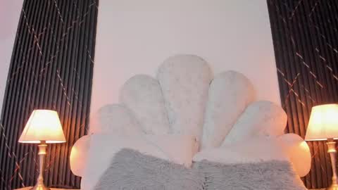 Snapshot of valenrosse_ chatting on May 15, 2026, 11:17 am Valen online show from May 15, 2026, 11:17 am