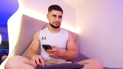 Snapshot of valenssio_moretti chatting on July 2, 2026, 1:27 am valenssio_moretti online show from July 2, 2026, 1:27 am