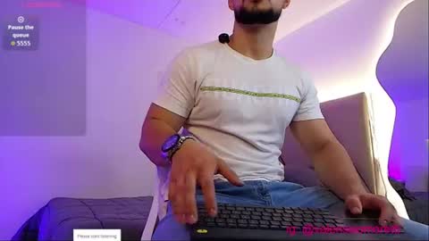 Snapshot of valenssio_moretti chatting on August 8, 2026, 1:30 am valenssio_moretti online show from August 8, 2026, 1:30 am