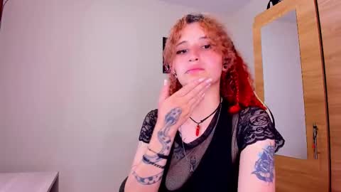 Snapshot of valent_27 chatting on September 25, 2025, 5:22 am Valentina online show from September 25, 2025, 5:22 am