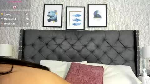 Snapshot of valentina__desire chatting on June 3, 2026, 2:33 pm Valen online show from June 3, 2026, 2:33 pm